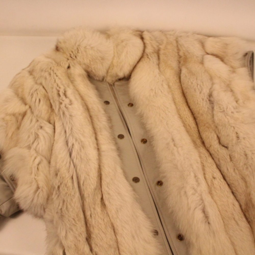 O'Brien & Sons Fox and Leather Coat - Picture 11 of 12